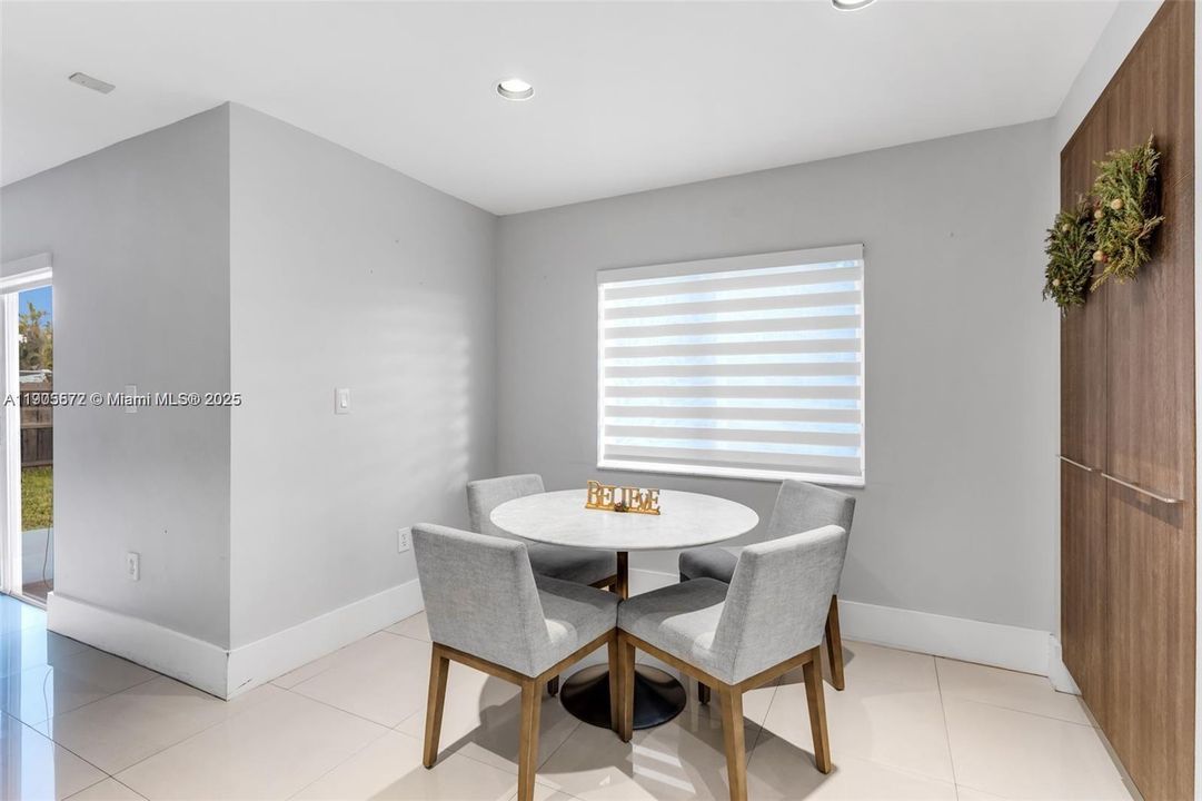 For Sale: $875,000 (5 beds, 3 baths, 2537 Square Feet)