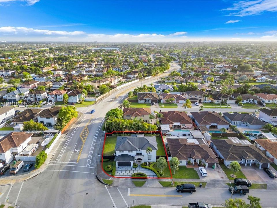 For Sale: $875,000 (5 beds, 3 baths, 2537 Square Feet)