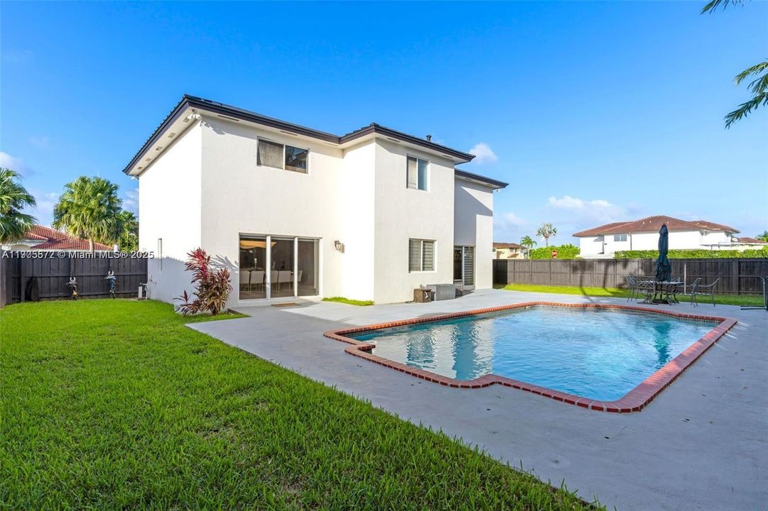 For Sale: $875,000 (5 beds, 3 baths, 2537 Square Feet)