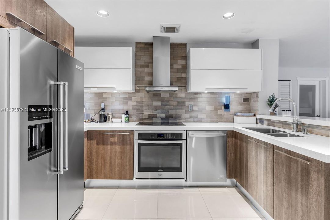 For Sale: $875,000 (5 beds, 3 baths, 2537 Square Feet)