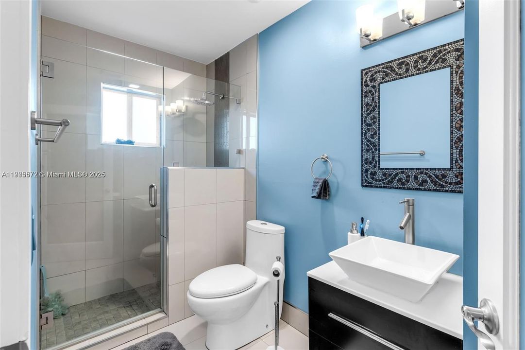 For Sale: $875,000 (5 beds, 3 baths, 2537 Square Feet)