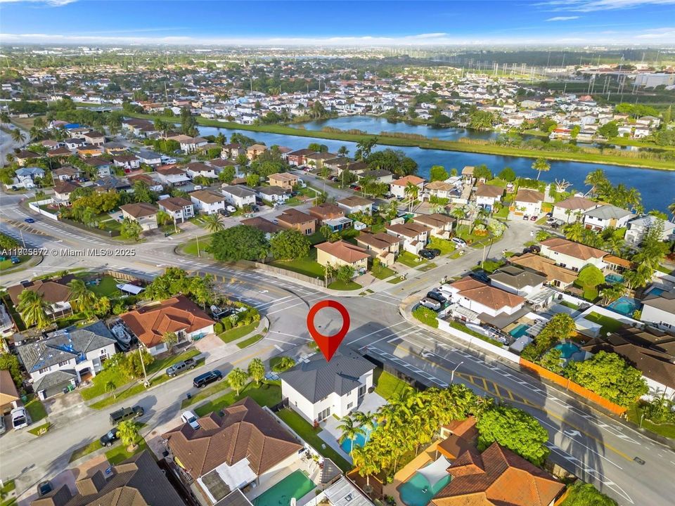 For Sale: $875,000 (5 beds, 3 baths, 2537 Square Feet)