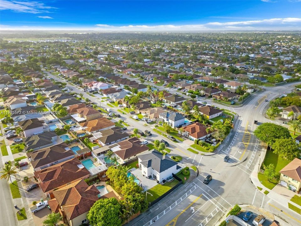 For Sale: $875,000 (5 beds, 3 baths, 2537 Square Feet)