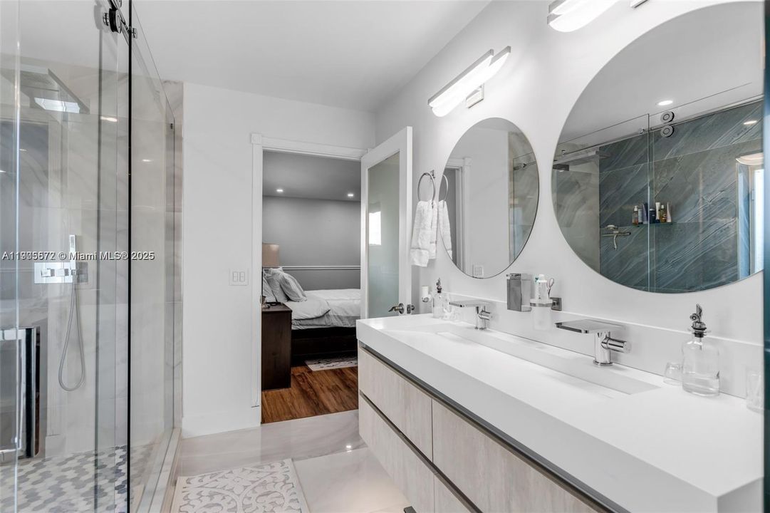 For Sale: $875,000 (5 beds, 3 baths, 2537 Square Feet)