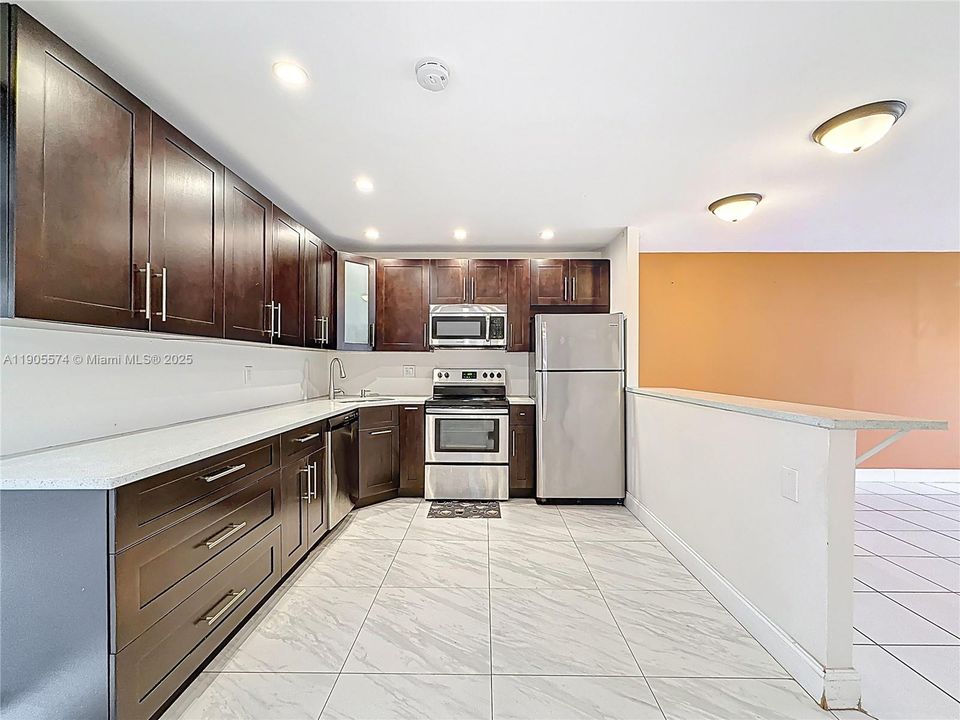 For Rent: $2,300 (3 beds, 2 baths, 1276 Square Feet)