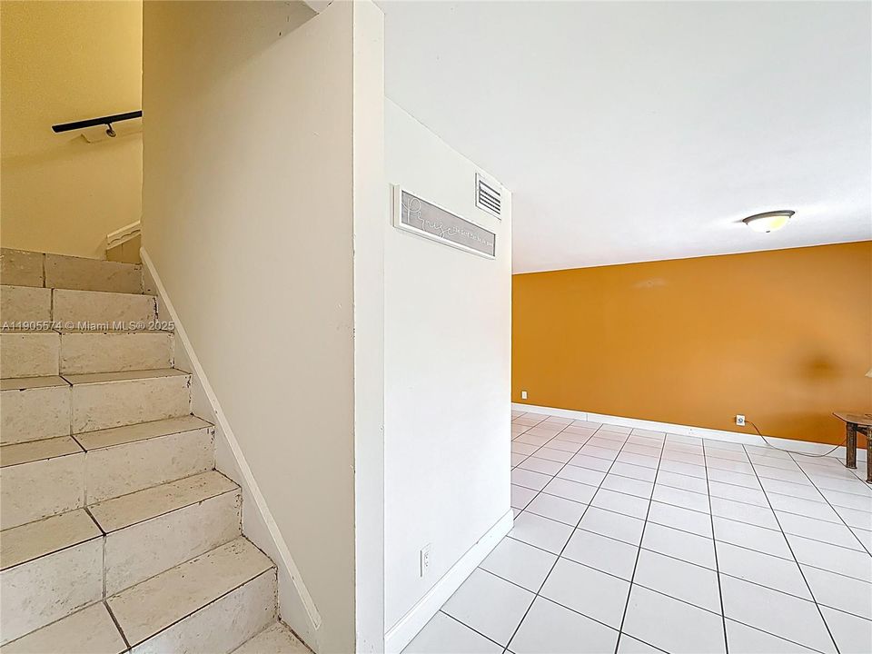 For Rent: $2,300 (3 beds, 2 baths, 1276 Square Feet)