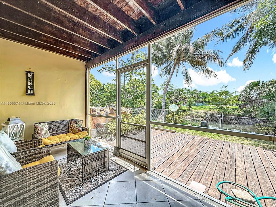 For Rent: $2,300 (3 beds, 2 baths, 1276 Square Feet)