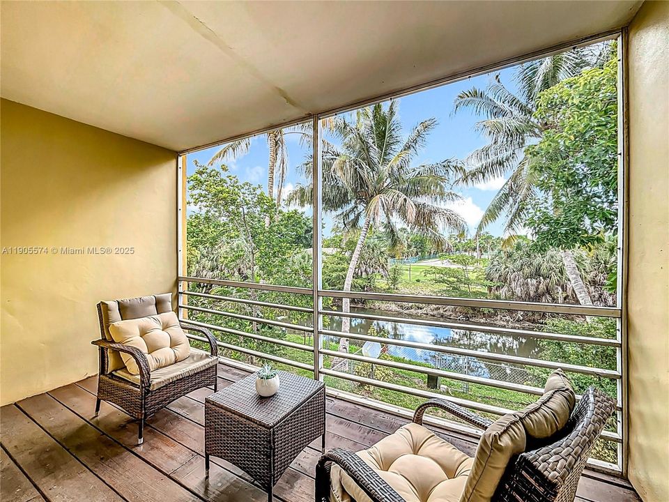 For Rent: $2,300 (3 beds, 2 baths, 1276 Square Feet)