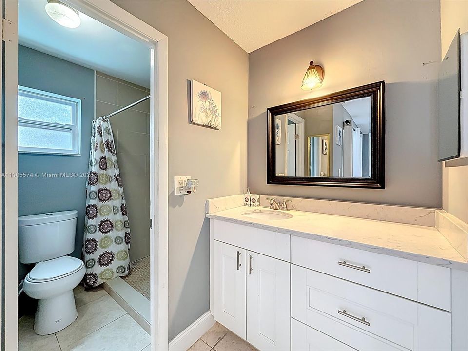 For Rent: $2,300 (3 beds, 2 baths, 1276 Square Feet)