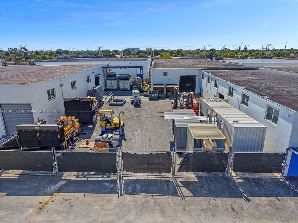 出租: $7,650 (0 贝兹, 0 浴室, 0 平方英尺)