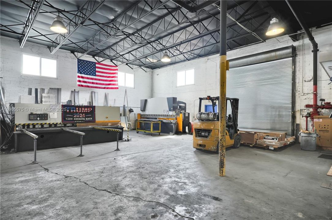 出租: $7,650 (0 贝兹, 0 浴室, 0 平方英尺)