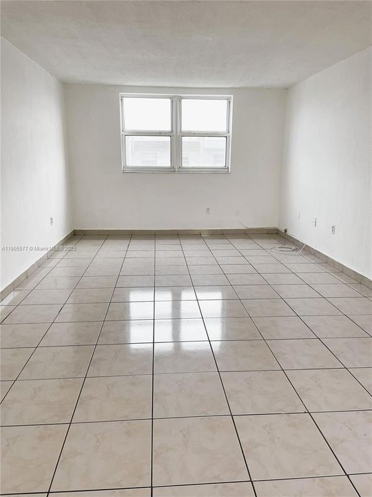 For Rent: $1,675 (1 beds, 1 baths, 600 Square Feet)