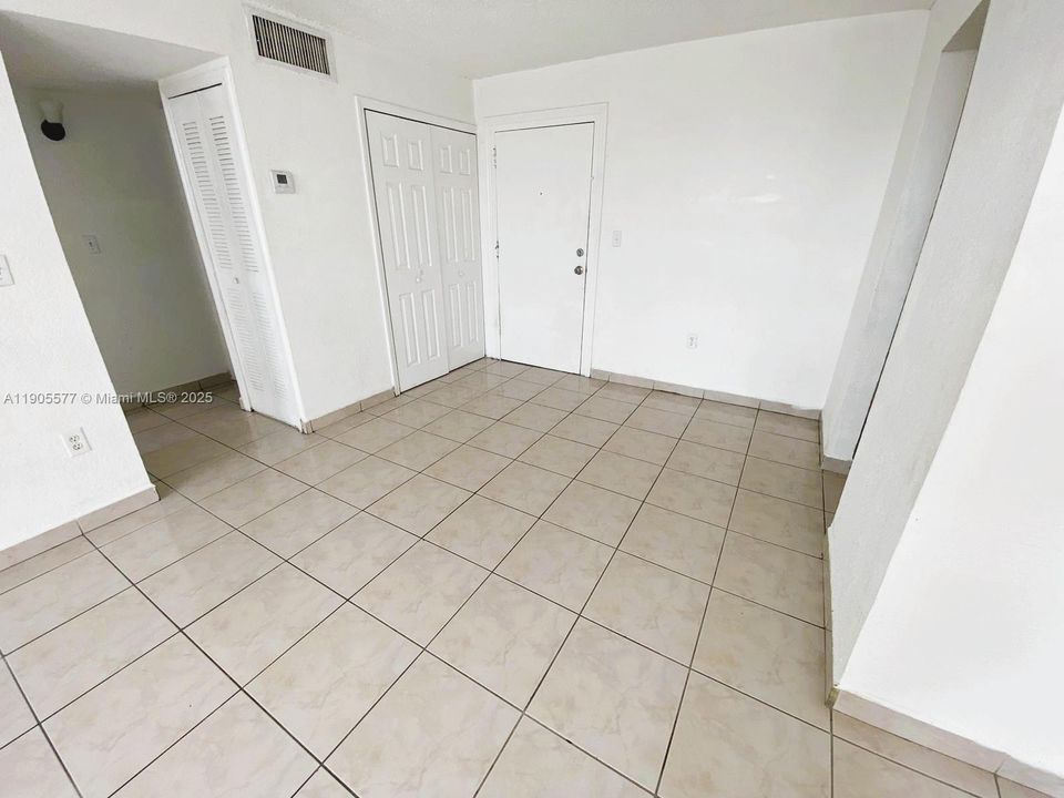 For Rent: $1,675 (1 beds, 1 baths, 600 Square Feet)