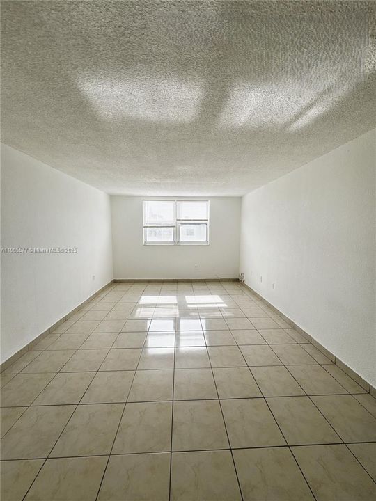 For Rent: $1,675 (1 beds, 1 baths, 600 Square Feet)