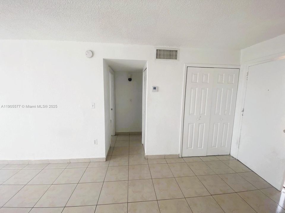For Rent: $1,675 (1 beds, 1 baths, 600 Square Feet)