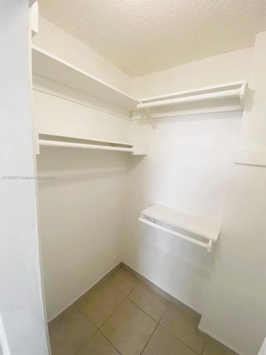 For Rent: $1,675 (1 beds, 1 baths, 600 Square Feet)