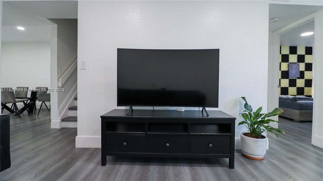 En Renta: $2,600 (3 camas, 3 baños, 1510 Pies cuadrados)