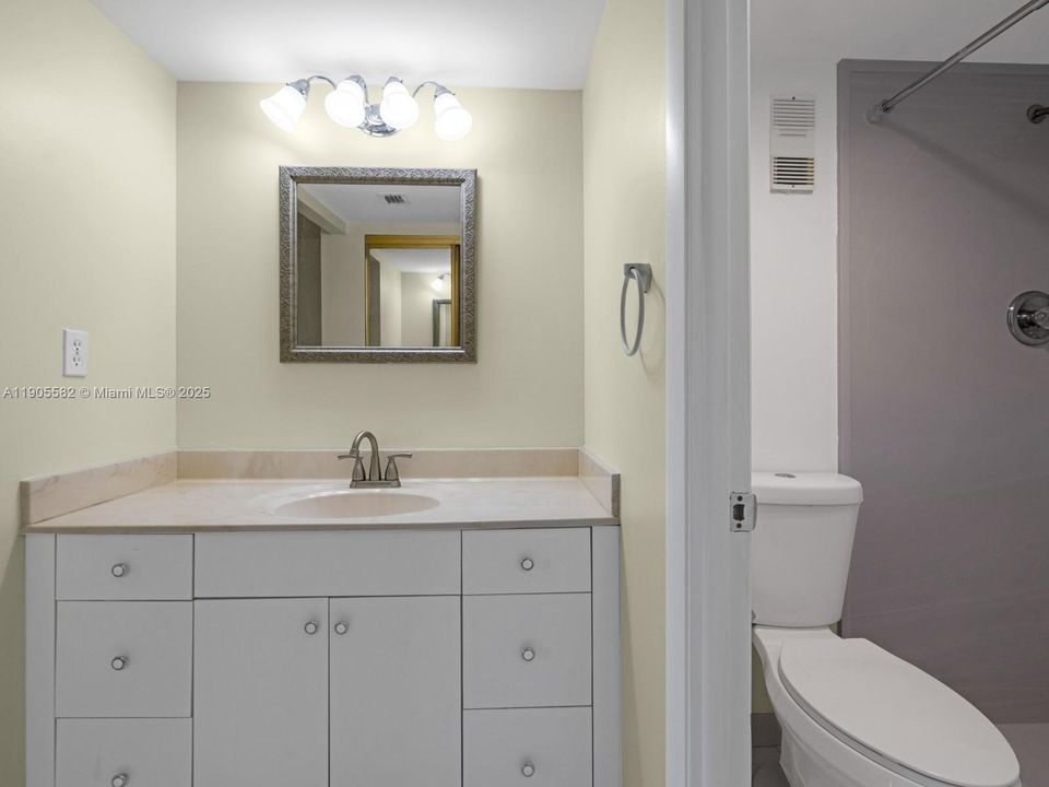 待售: $187,500 (2 贝兹, 2 浴室, 1120 平方英尺)