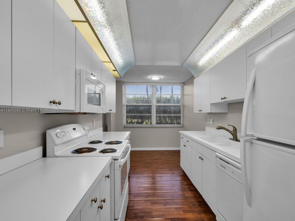 待售: $187,500 (2 贝兹, 2 浴室, 1120 平方英尺)