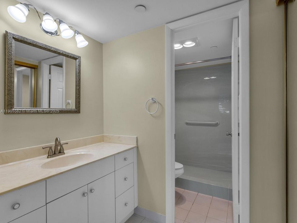 待售: $187,500 (2 贝兹, 2 浴室, 1120 平方英尺)