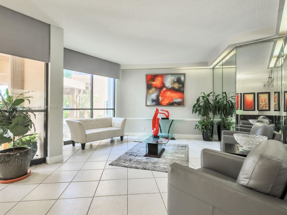 待售: $187,500 (2 贝兹, 2 浴室, 1120 平方英尺)