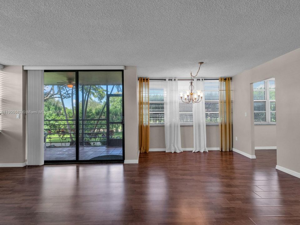 待售: $187,500 (2 贝兹, 2 浴室, 1120 平方英尺)