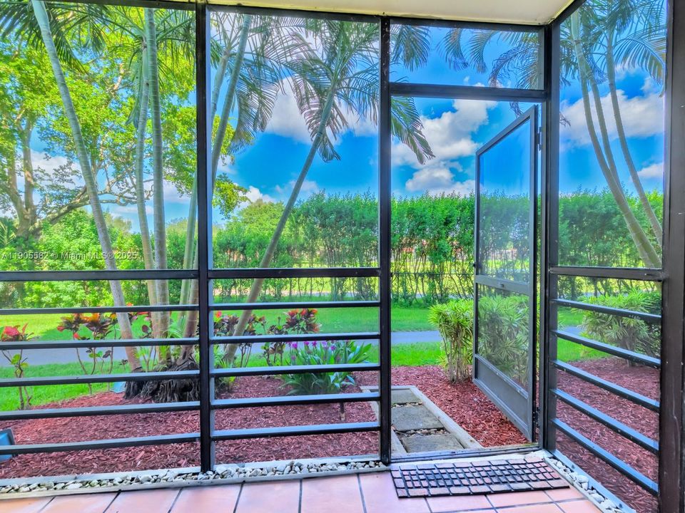 待售: $187,500 (2 贝兹, 2 浴室, 1120 平方英尺)