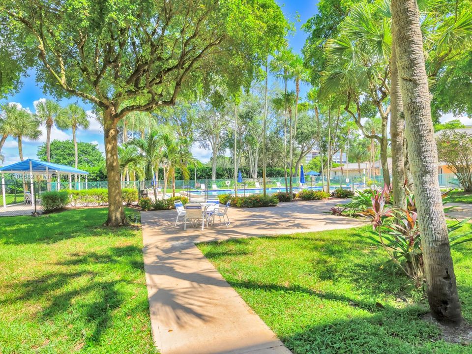 待售: $187,500 (2 贝兹, 2 浴室, 1120 平方英尺)