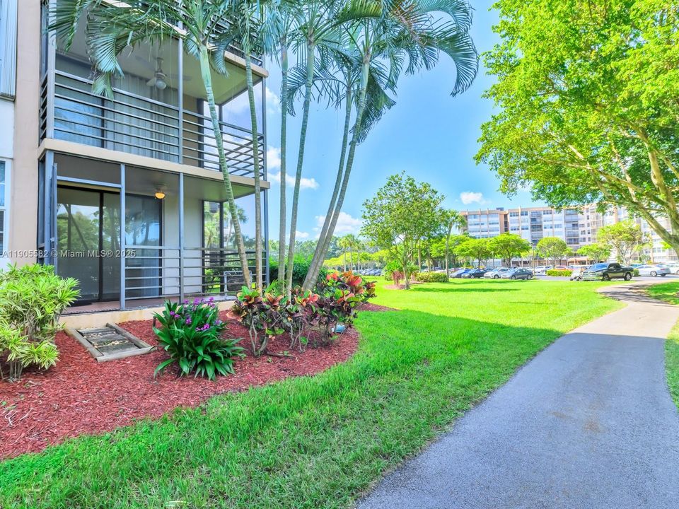 待售: $187,500 (2 贝兹, 2 浴室, 1120 平方英尺)