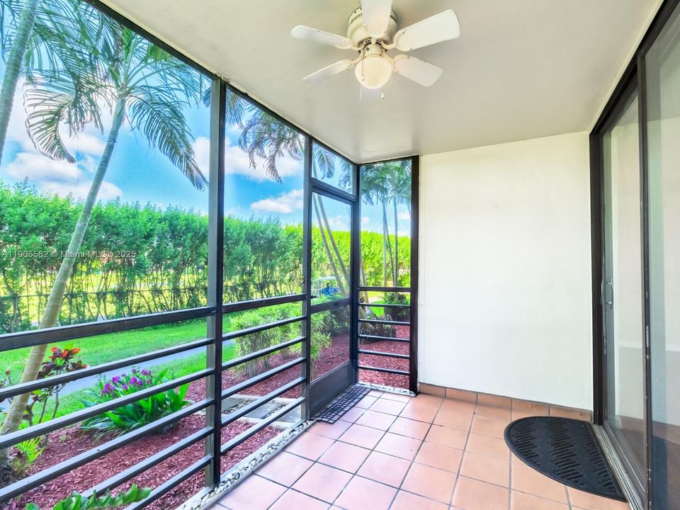 待售: $187,500 (2 贝兹, 2 浴室, 1120 平方英尺)