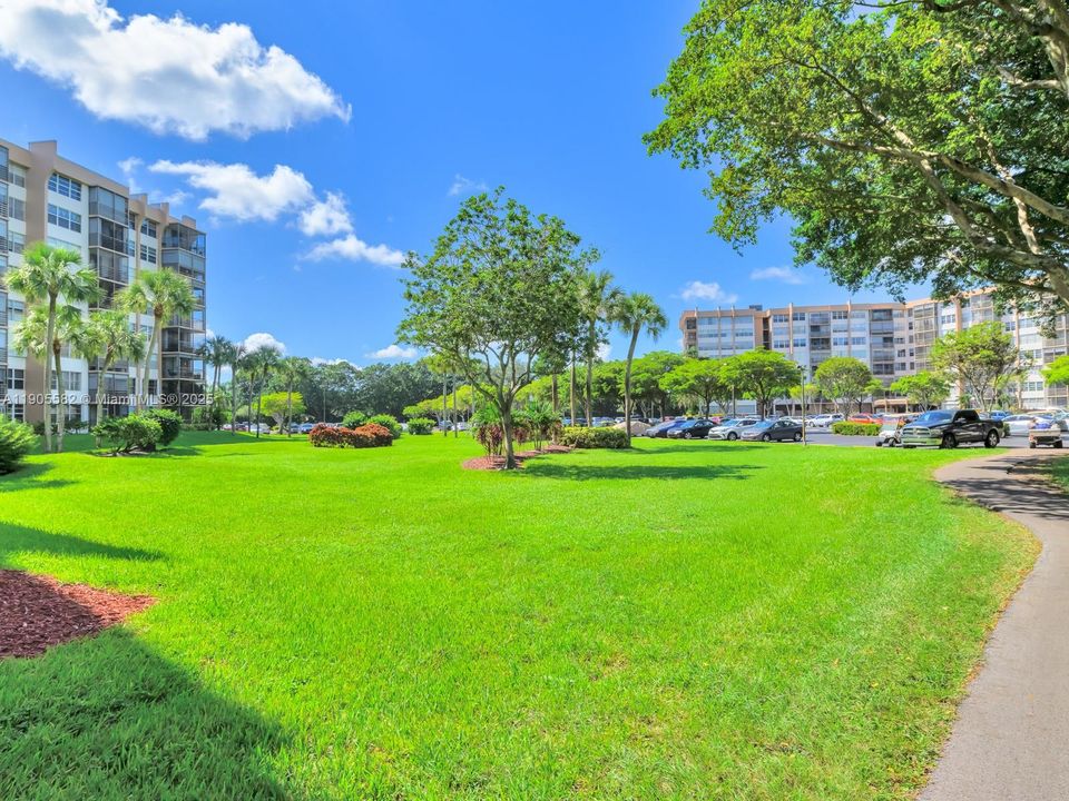 待售: $187,500 (2 贝兹, 2 浴室, 1120 平方英尺)