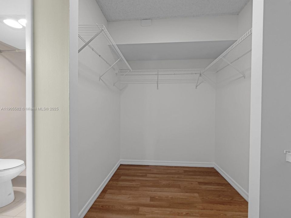 待售: $187,500 (2 贝兹, 2 浴室, 1120 平方英尺)