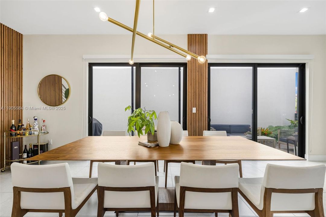 For Sale: $1,075,000 (3 beds, 2 baths, 2158 Square Feet)