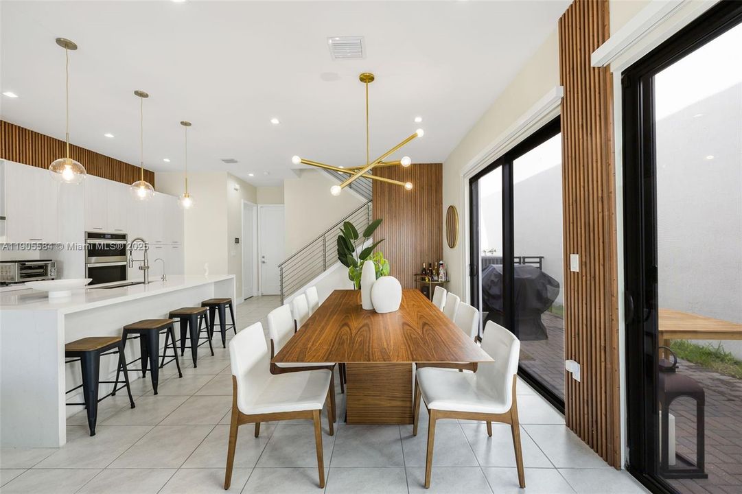 For Sale: $1,075,000 (3 beds, 2 baths, 2158 Square Feet)