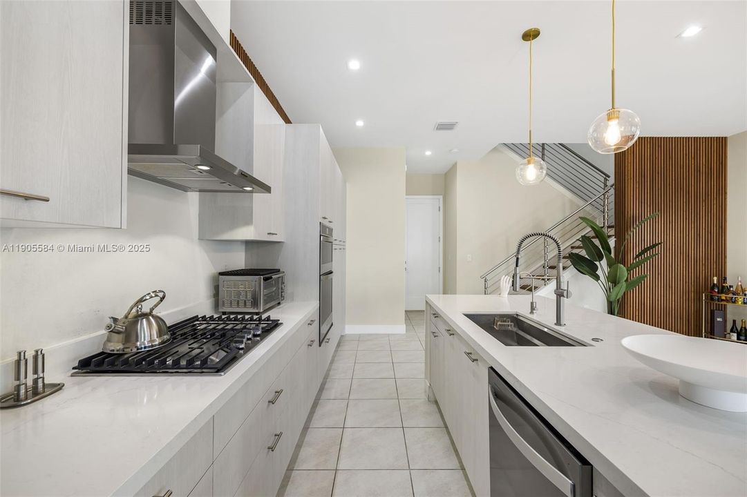 For Sale: $1,075,000 (3 beds, 2 baths, 2158 Square Feet)