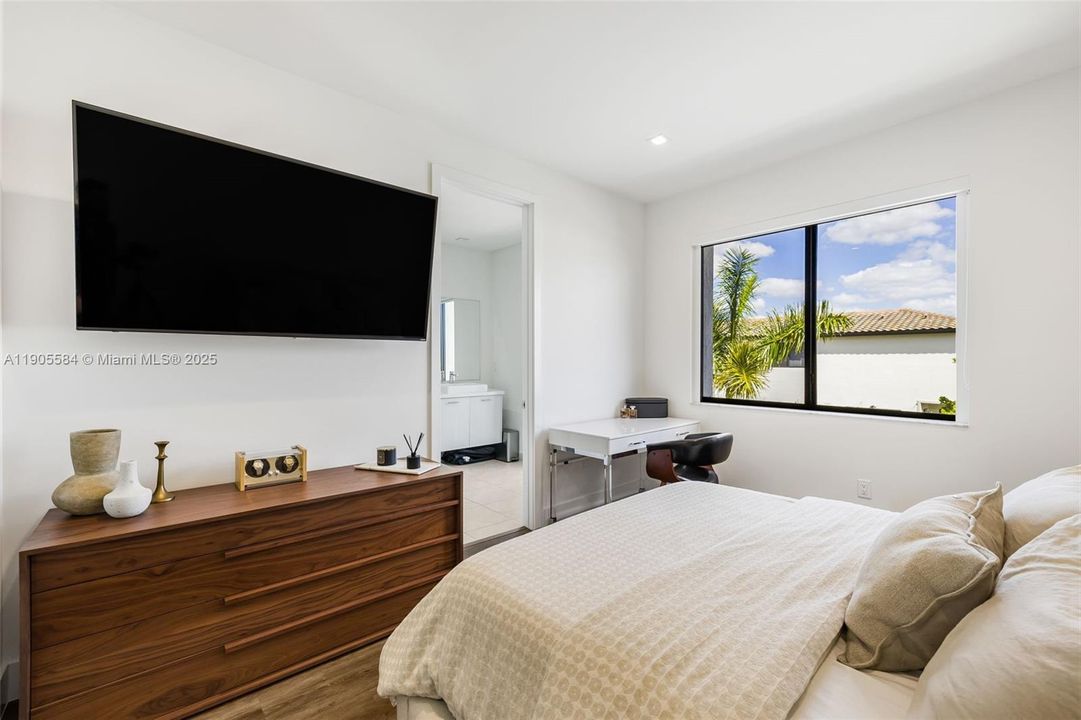 For Sale: $1,075,000 (3 beds, 2 baths, 2158 Square Feet)