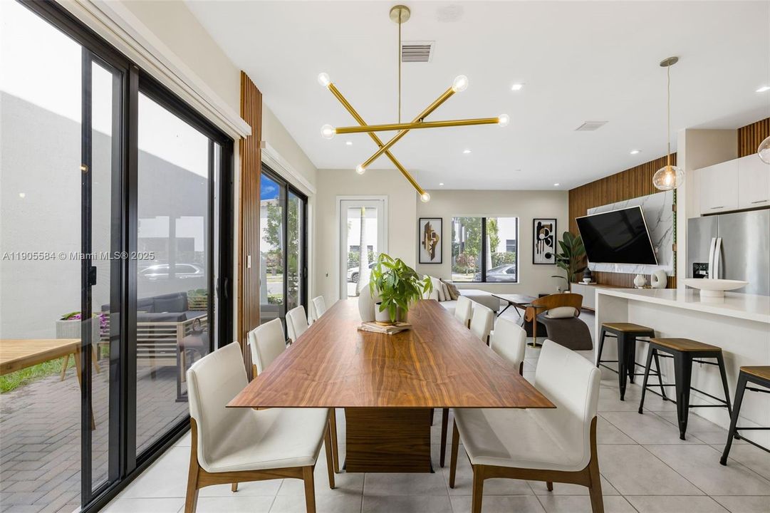 For Sale: $1,075,000 (3 beds, 2 baths, 2158 Square Feet)