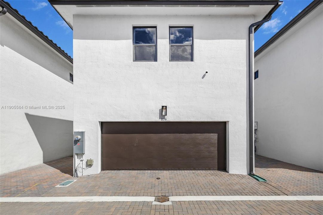 For Sale: $1,075,000 (3 beds, 2 baths, 2158 Square Feet)