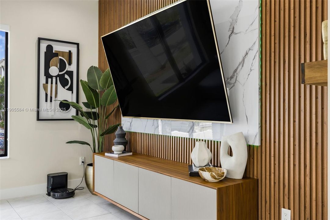 For Sale: $1,075,000 (3 beds, 2 baths, 2158 Square Feet)