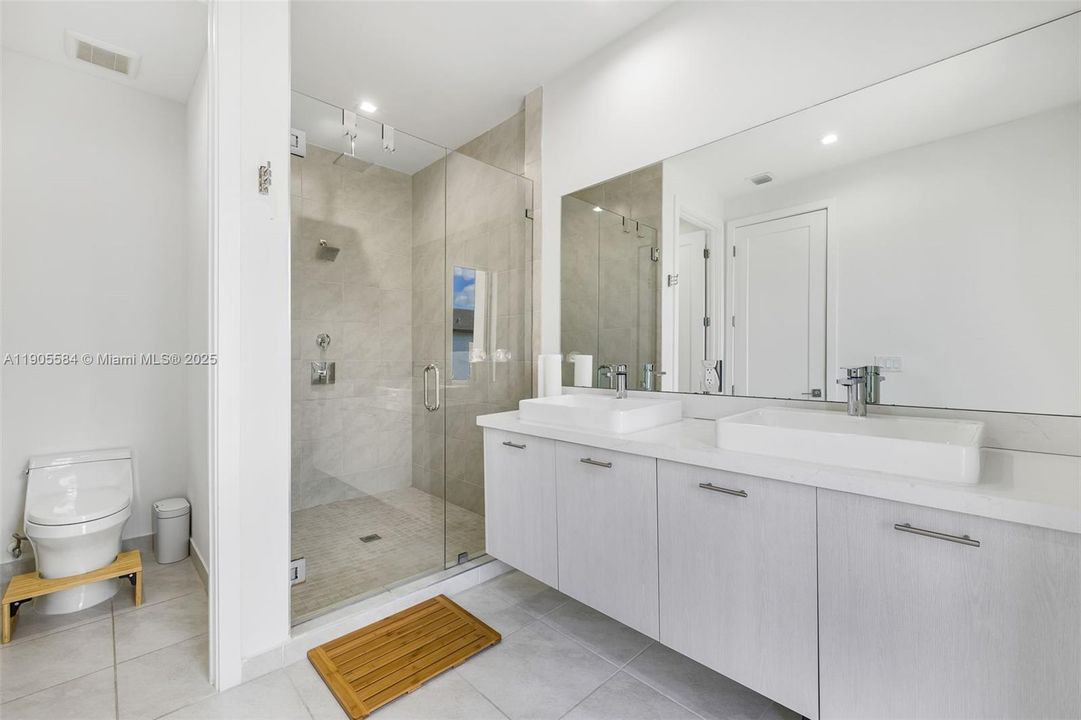 For Sale: $1,075,000 (3 beds, 2 baths, 2158 Square Feet)