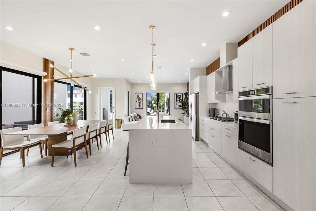 For Sale: $1,075,000 (3 beds, 2 baths, 2158 Square Feet)