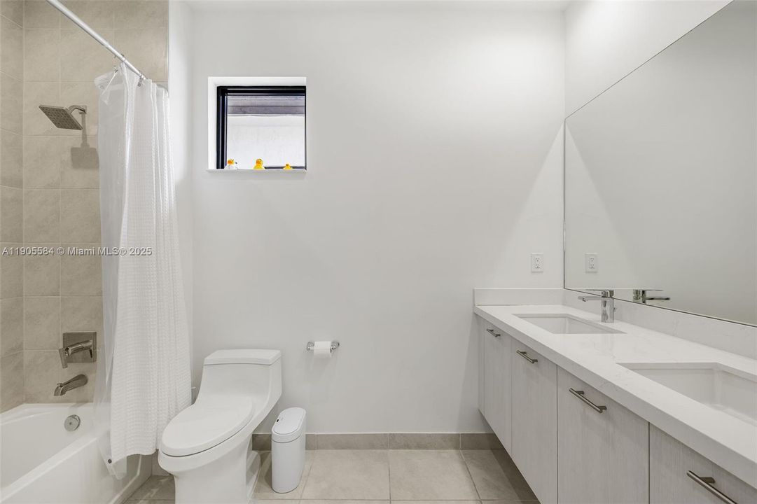 For Sale: $1,075,000 (3 beds, 2 baths, 2158 Square Feet)