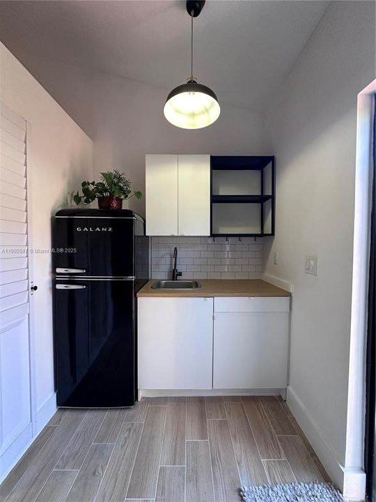 出租: $1,500 (0 贝兹, 1 浴室, 390 平方英尺)