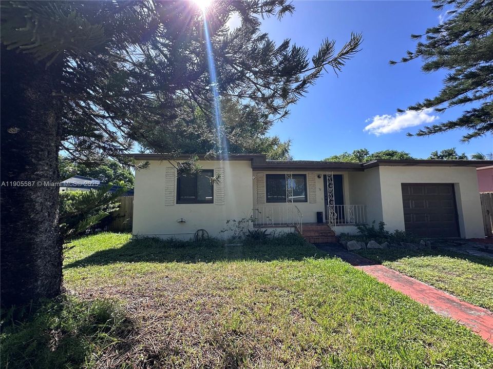 出租: $1,500 (0 贝兹, 1 浴室, 390 平方英尺)