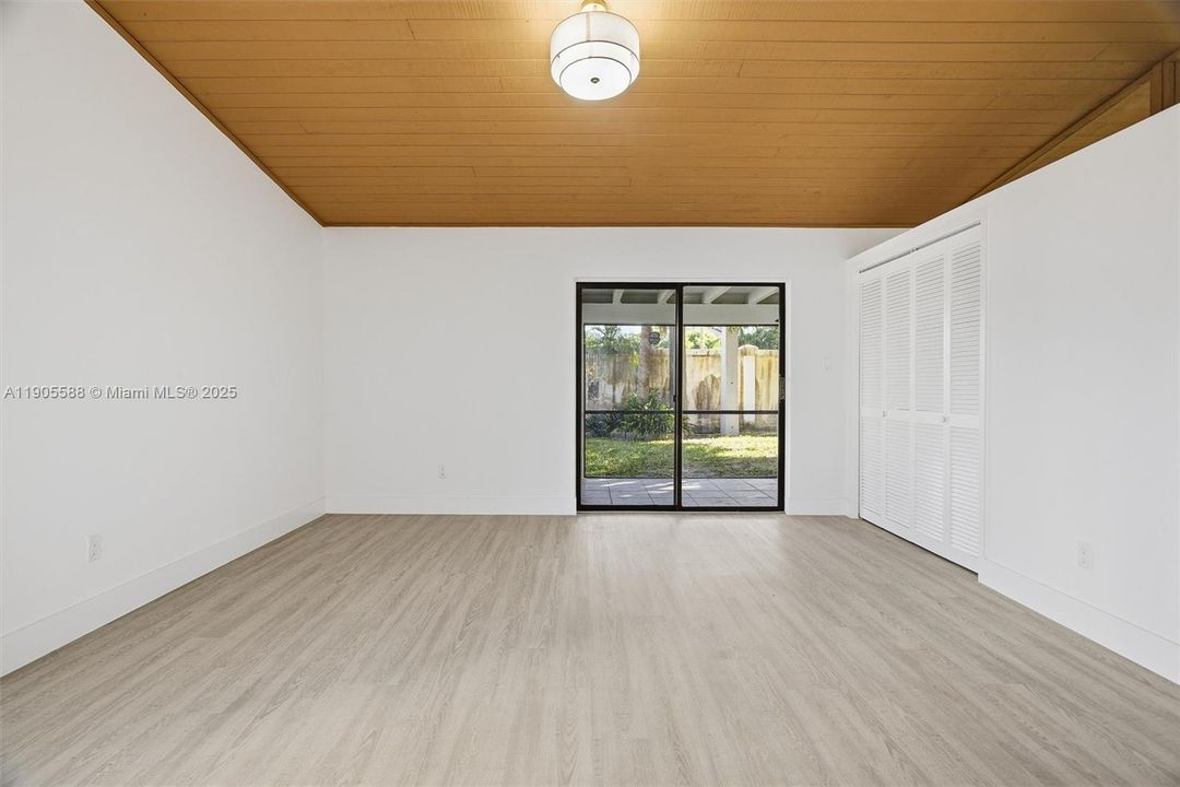 Recently Sold: $545,000 (3 beds, 2 baths, 1666 Square Feet)