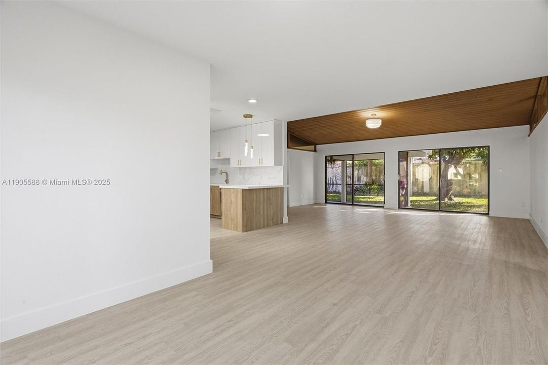 Recently Sold: $545,000 (3 beds, 2 baths, 1666 Square Feet)