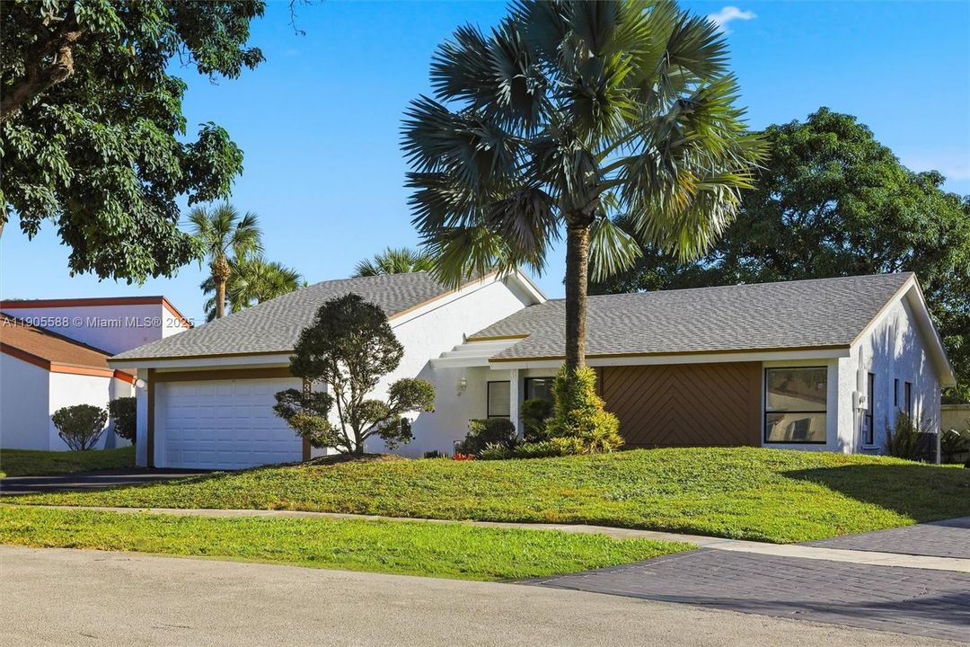 Recently Sold: $545,000 (3 beds, 2 baths, 1666 Square Feet)