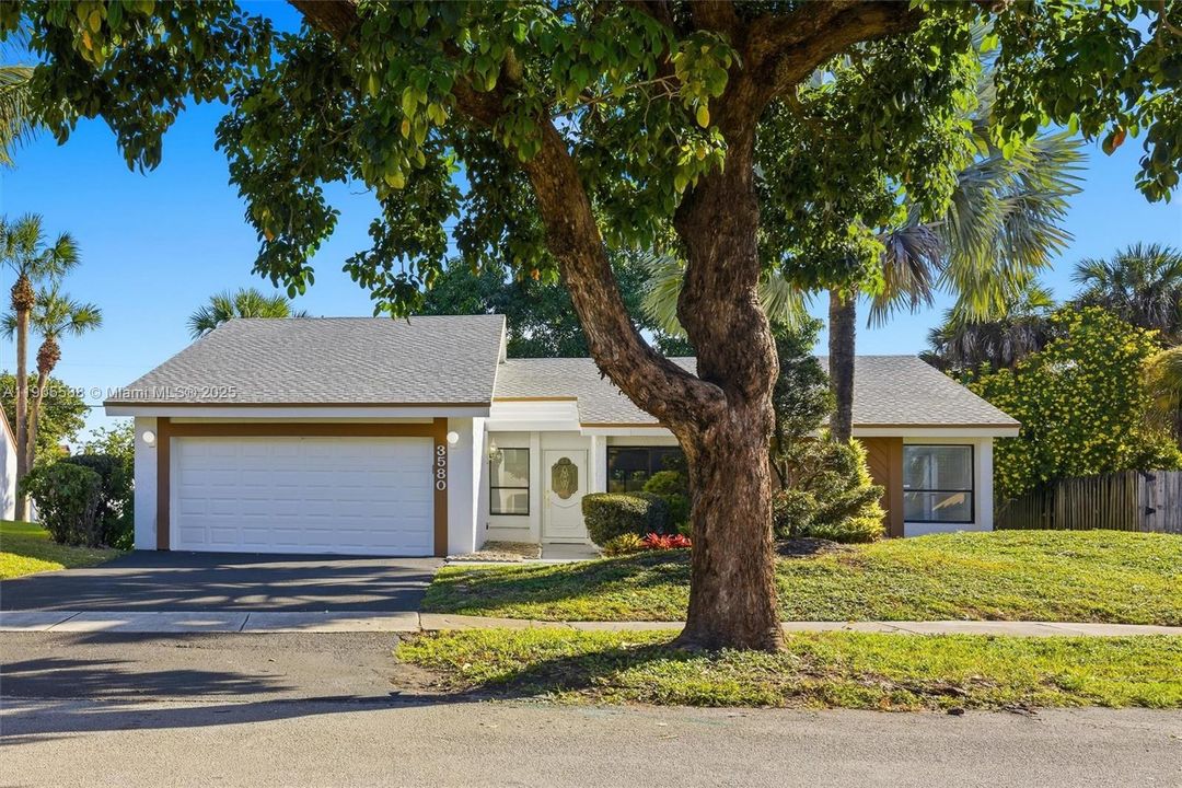 Recently Sold: $545,000 (3 beds, 2 baths, 1666 Square Feet)