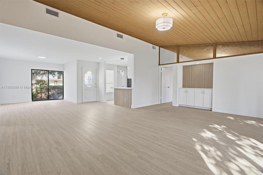 Recently Sold: $545,000 (3 beds, 2 baths, 1666 Square Feet)