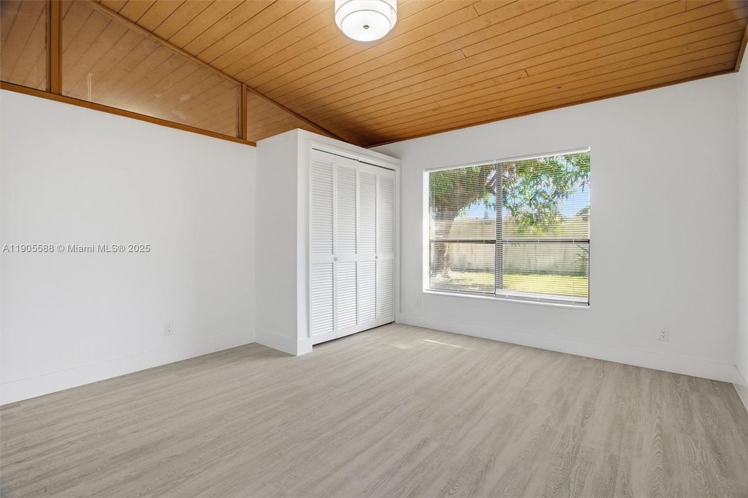 Recently Sold: $545,000 (3 beds, 2 baths, 1666 Square Feet)